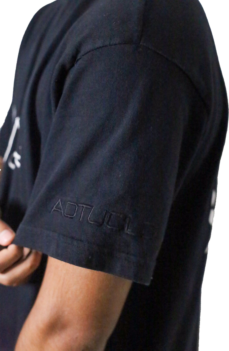 Circle Calligraphy Tee - Black